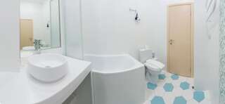 Апарт-отели Basseynaya Apart Hotel Киев Двухместный номер с 1 кроватью и балконом - Baseina street 3-12