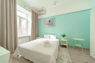 Апарт-отели Basseynaya Apart Hotel Киев Апартаменты с балконом и кухней - Baseina street 5a-2